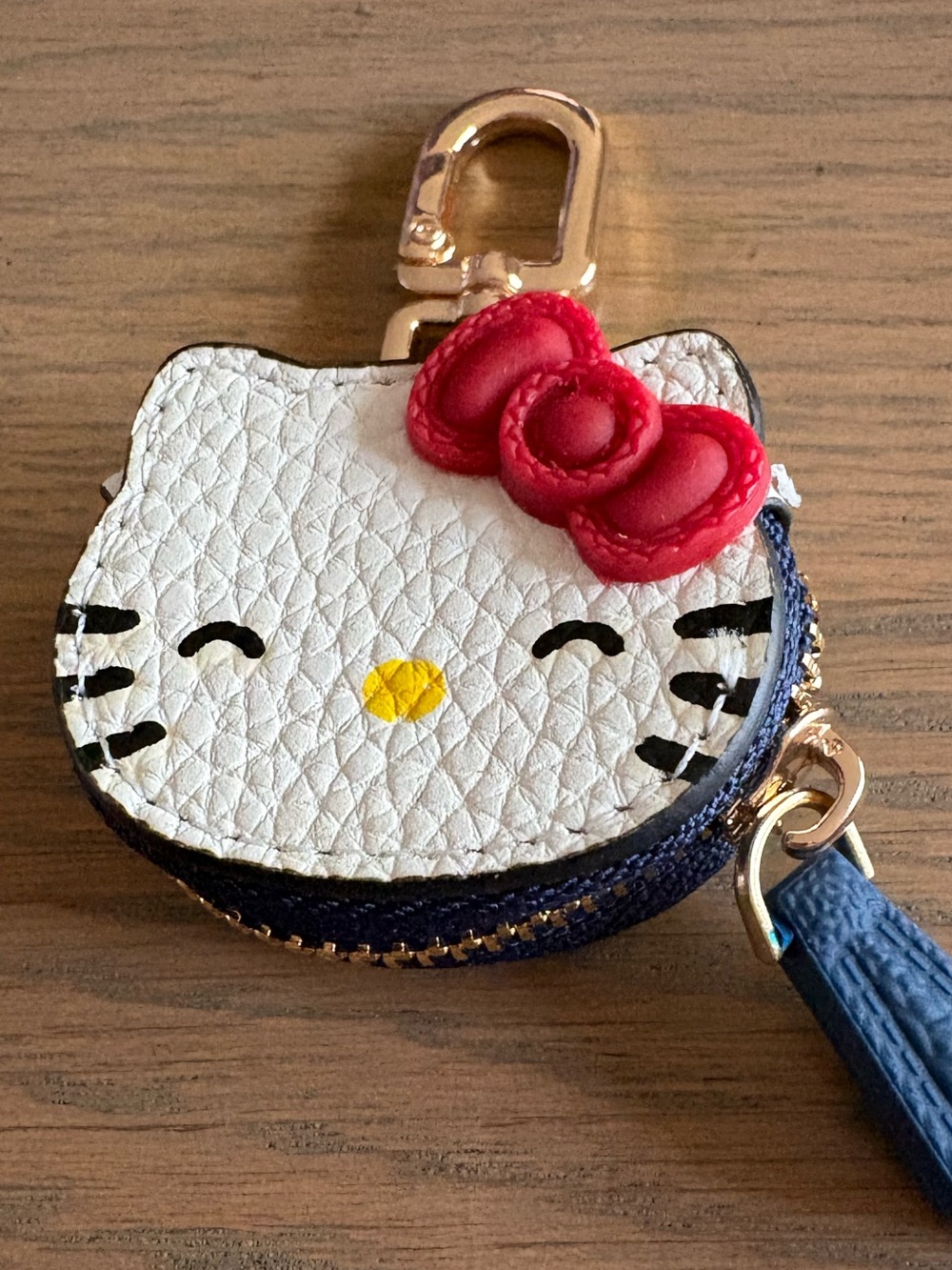 Small White & Red Hello Kitty Face Coin Pouch Keychain or Bag Charm — NWB